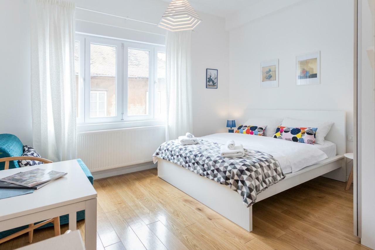 Studio Apartments Near Park Zrinjevac Zagreb Bagian luar foto