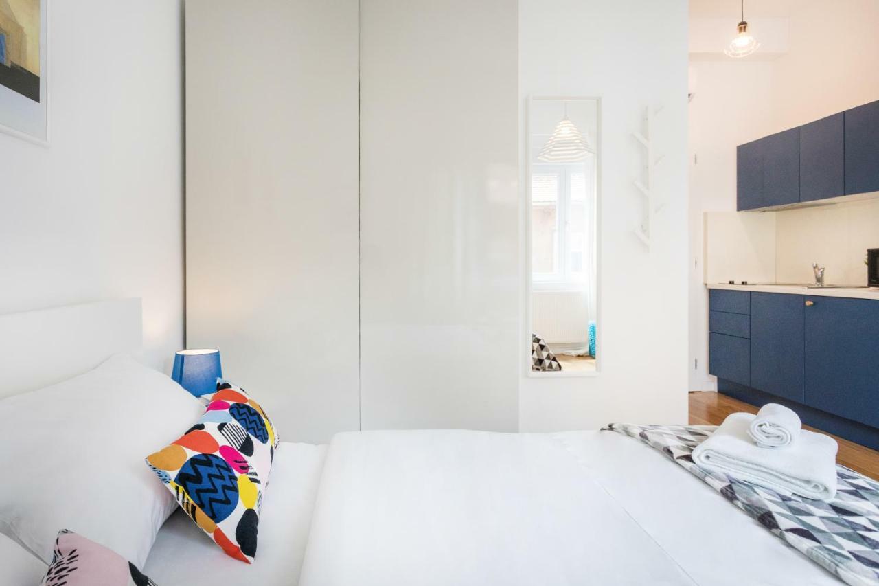 Studio Apartments Near Park Zrinjevac Zagreb Bagian luar foto