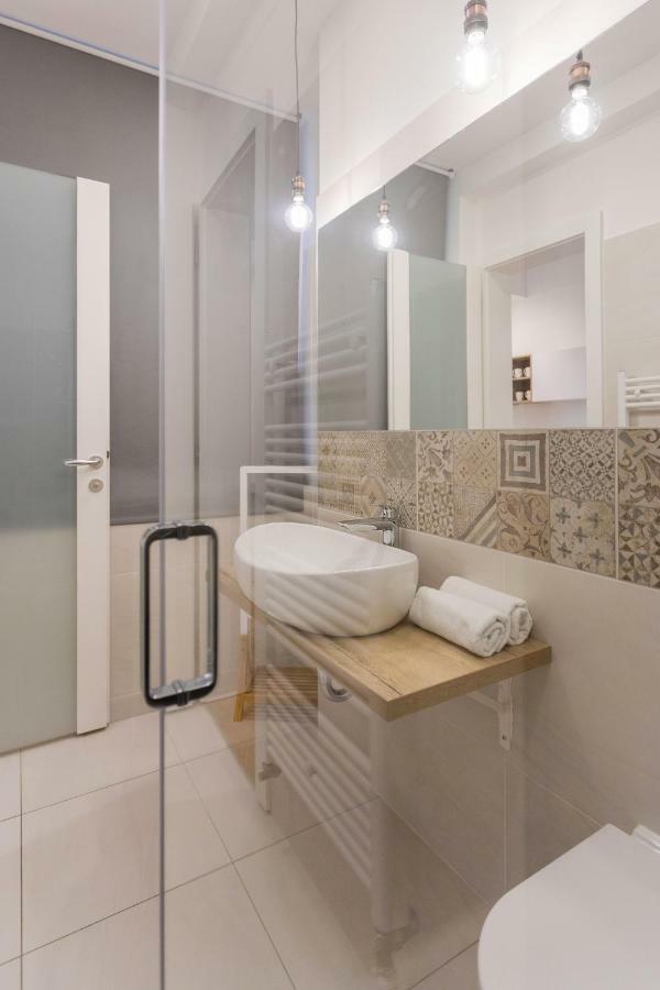 Studio Apartments Near Park Zrinjevac Zagreb Bagian luar foto