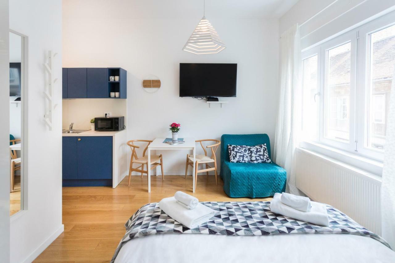 Studio Apartments Near Park Zrinjevac Zagreb Bagian luar foto