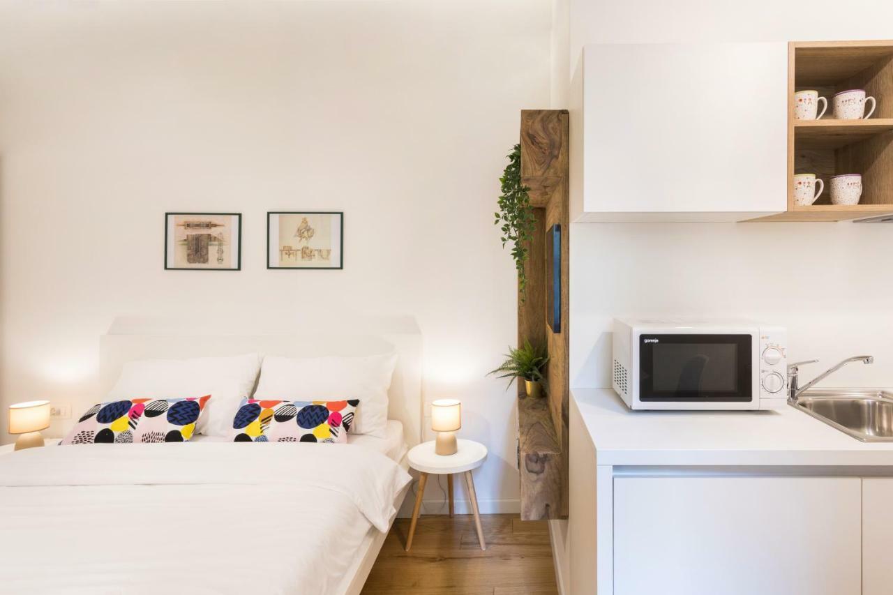 Studio Apartments Near Park Zrinjevac Zagreb Bagian luar foto